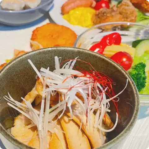 写真：朝食 ぶた丼